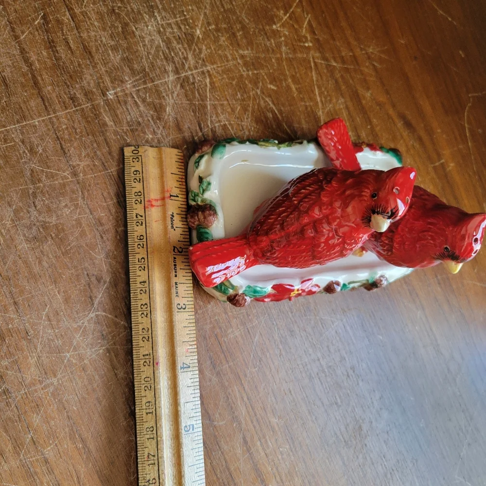 Ganz Cardinals on Tray Salt & Pepper S&P Christmas Pair Holly Pointsetta W/ Plug